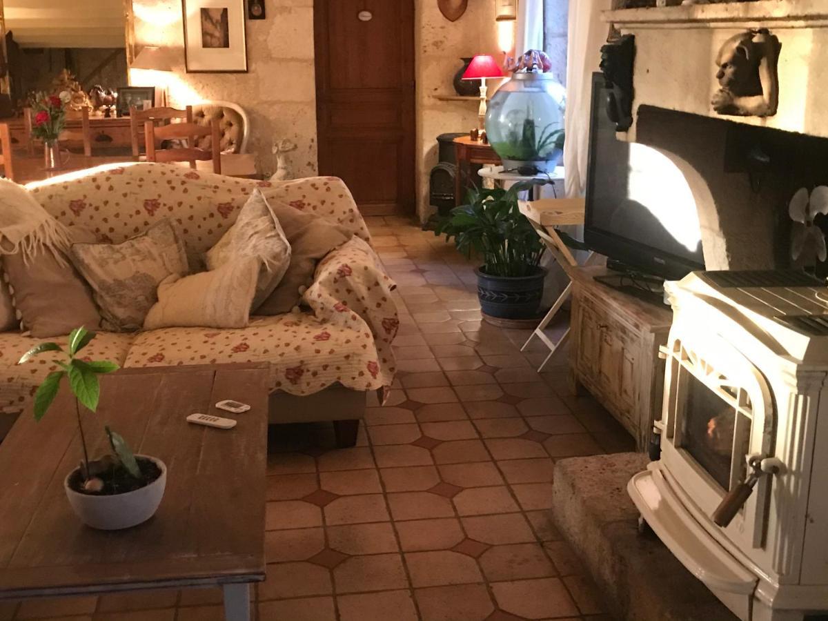 Bed and Breakfast Le Peyrail Les Lèves-et-Thoumeyragues Exterior foto