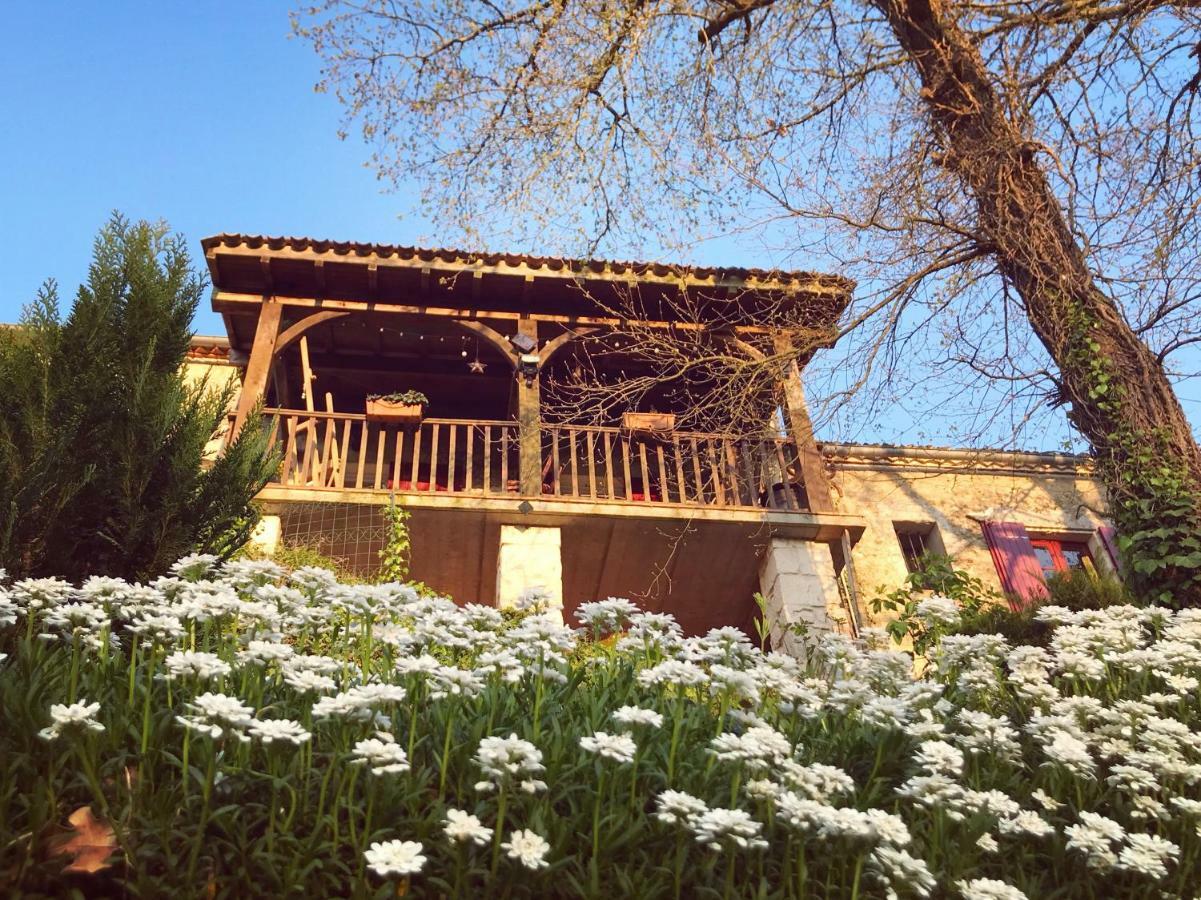Bed and Breakfast Le Peyrail Les Lèves-et-Thoumeyragues Exterior foto